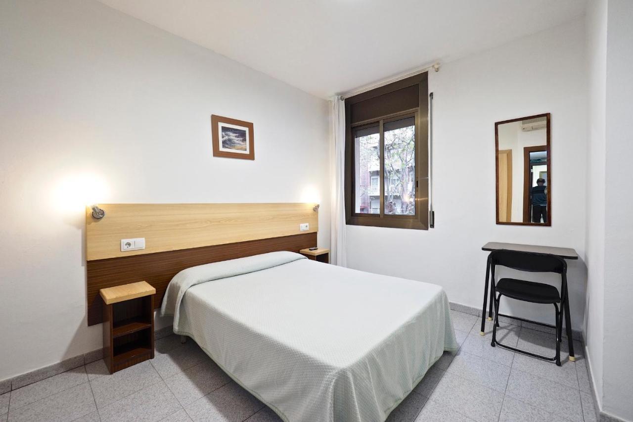 Hostal Ballestero Barcelona Exterior photo