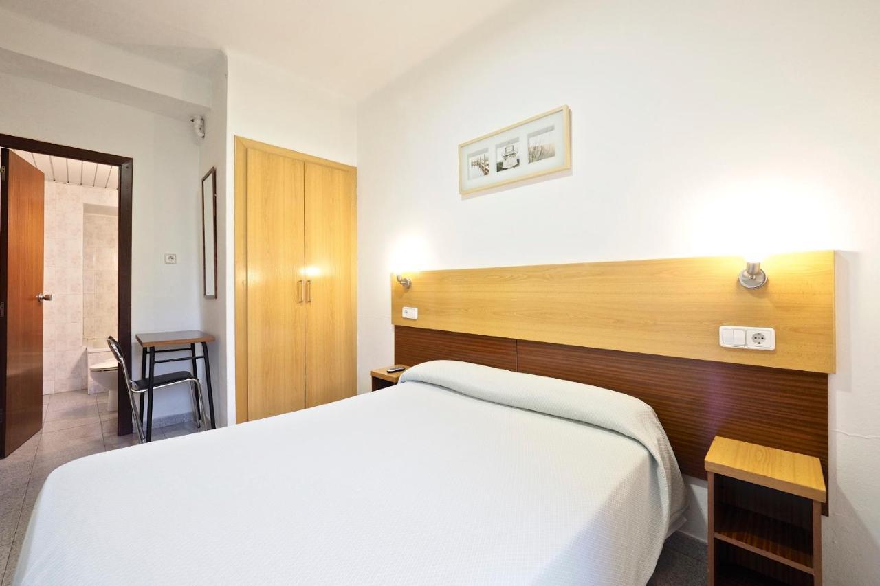 Hostal Ballestero Barcelona Exterior photo