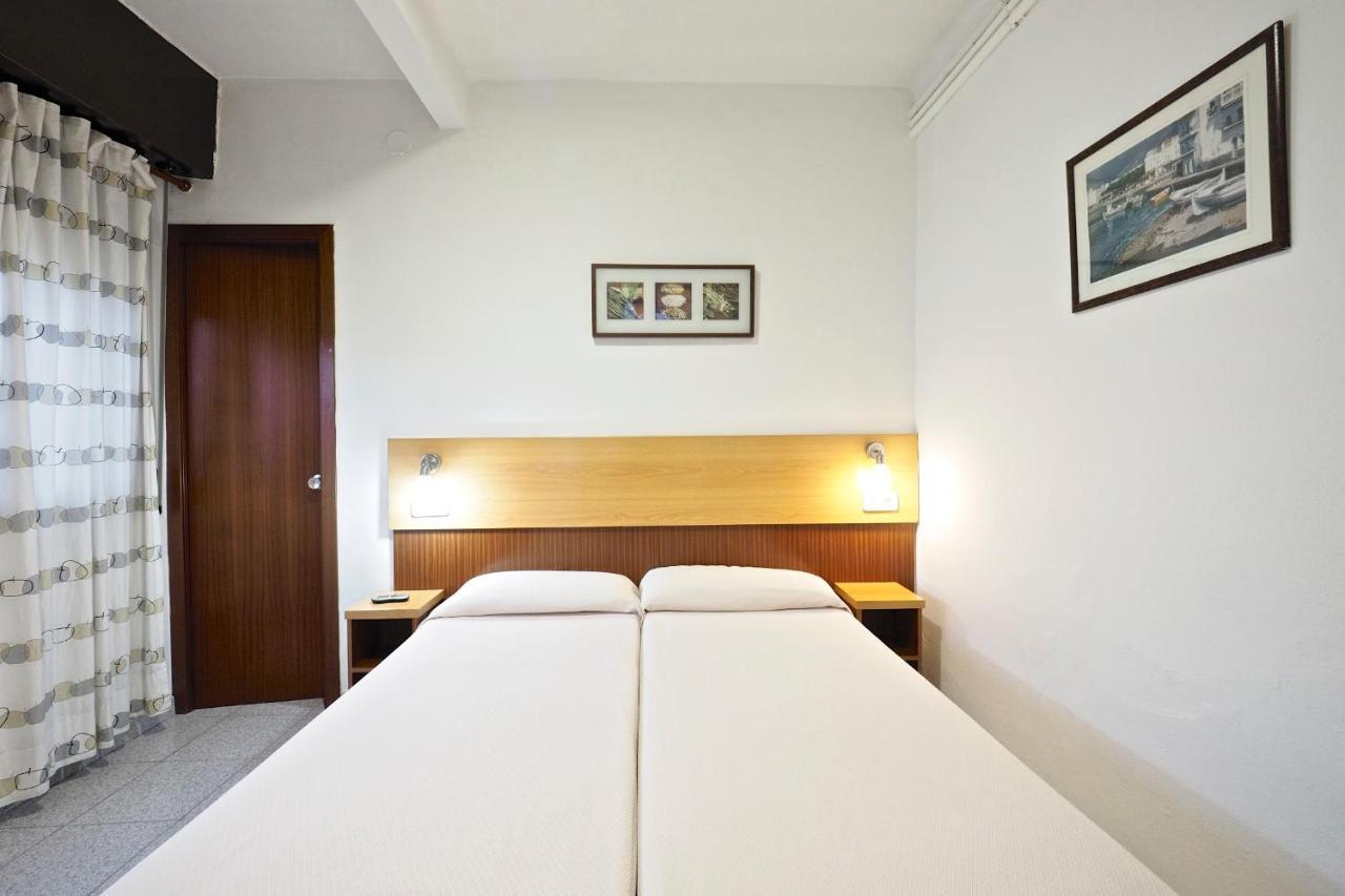 Hostal Ballestero Barcelona Exterior photo